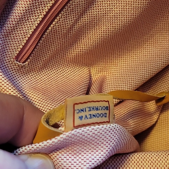 Dooney&Bourke signature shoulder purse pink - Picture 6 of 8